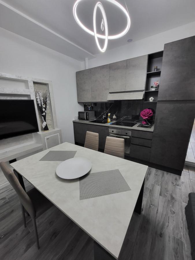 Residenza Giulia Apartment Brescia Exterior photo